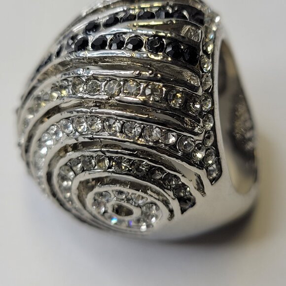 Fashion Statement Crystal Ring Black and Silver Crystal Cocktail ring Size 5 - Picture 5 of 11